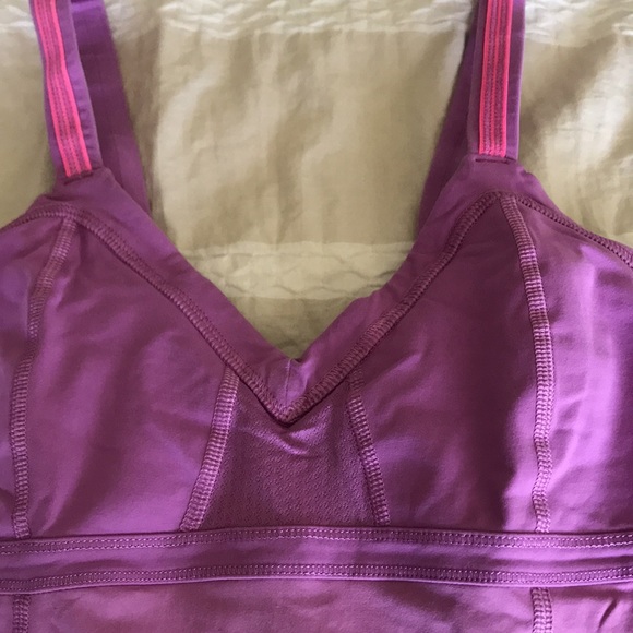 Lululemon tank - Picture 2 of 5